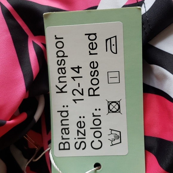 Knaspor Modest Swimsuit w/Attached Shorts Rose Red Floral Leaf Print Size 12-14 - Picture 12 of 13